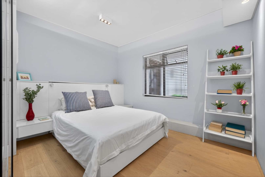 3 Bedroom Property for Sale in Sea Point Western Cape